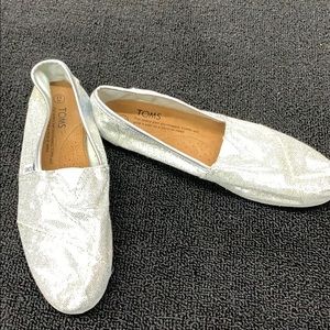 Toms shoes